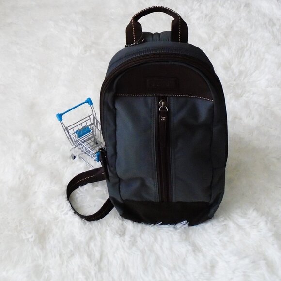 Coach Men Varick Sling Backpack Gray F70692 - Picture 3 of 15